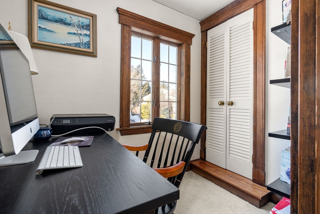 28 Rice Street Wellesley, MA 02481 - Photo 15 of 23