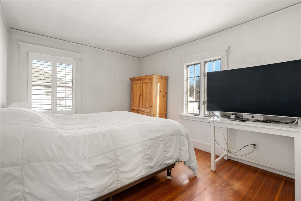 28 Rice Street Wellesley, MA 02481 - Photo 16 of 23