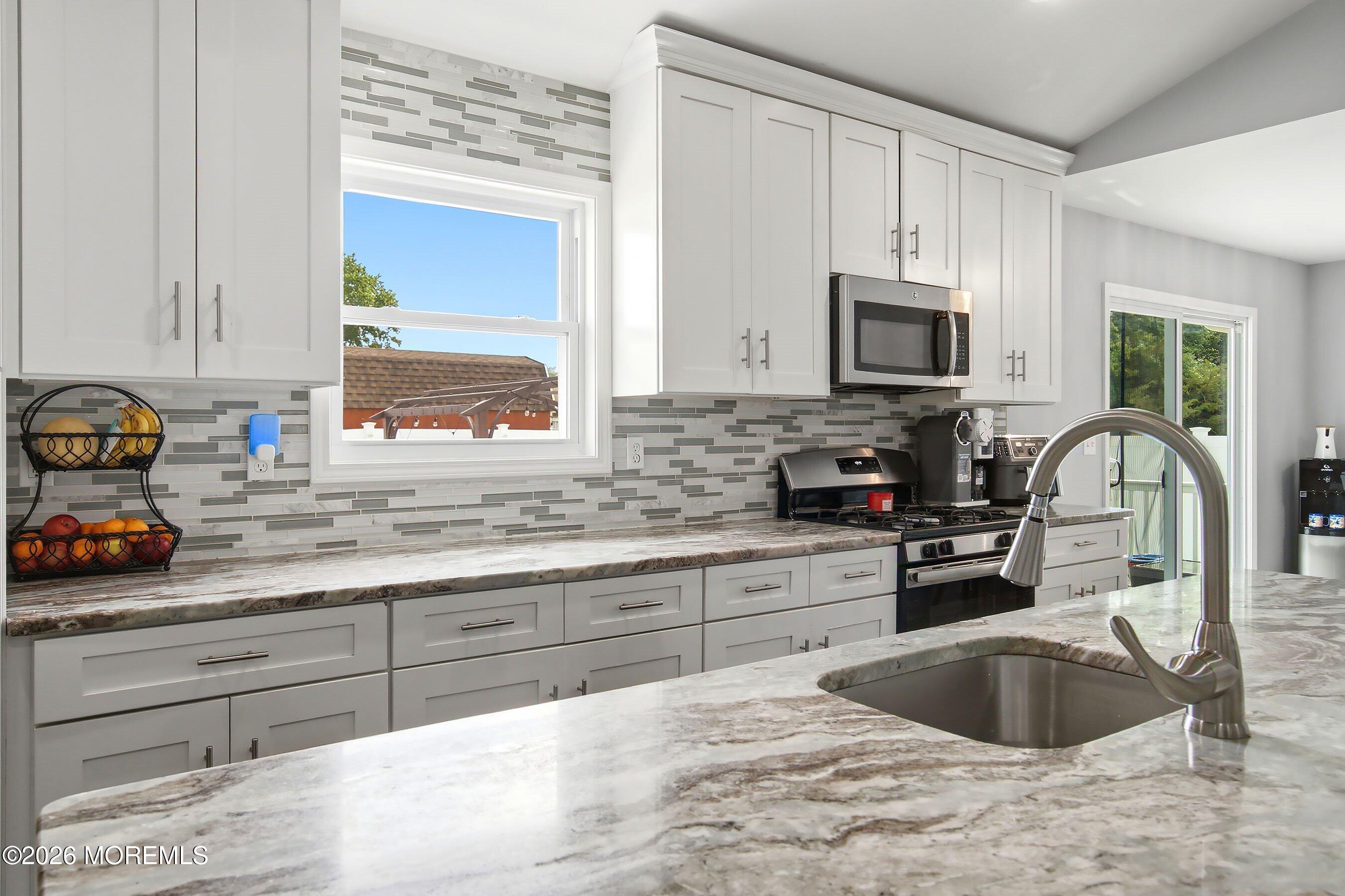 32 Edison Street Bayville, NJ 08721 - Photo 11 of 29 12-Kitchen 1e