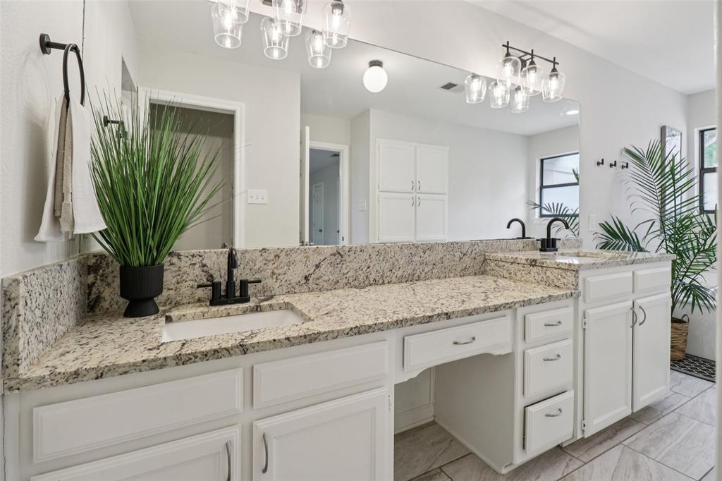 1428 Hampton Road Grapevine, TX 76051 - Photo 22 of 36