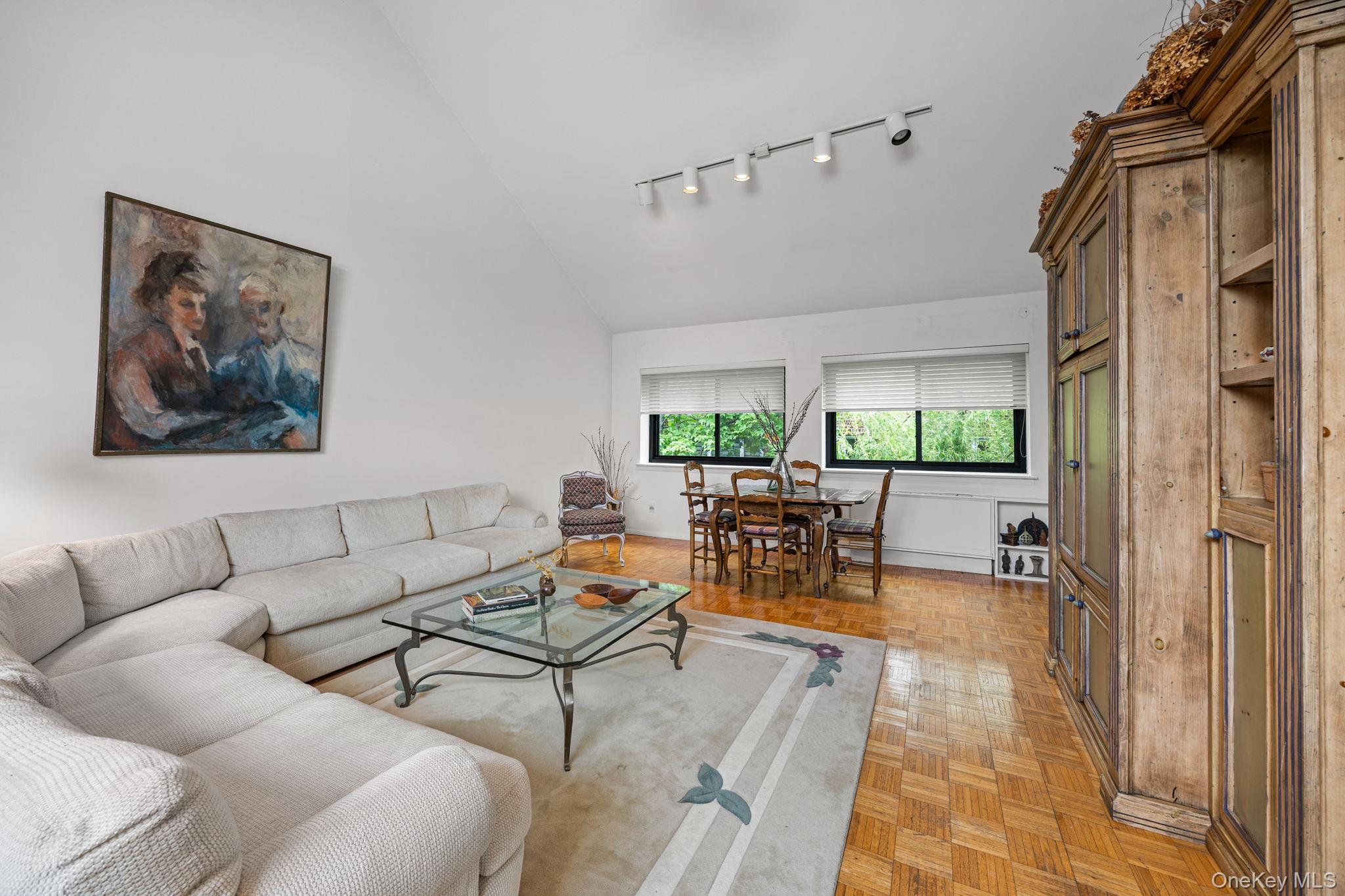21 Canterbury Road, Unit 15 Great Neck, NY 11021 - Photo 3 of 13