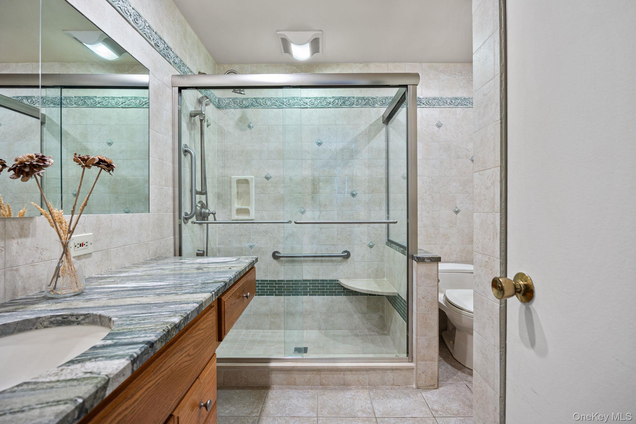 21 Canterbury Road, Unit 15 Great Neck, NY 11021 - Photo 8 of 13