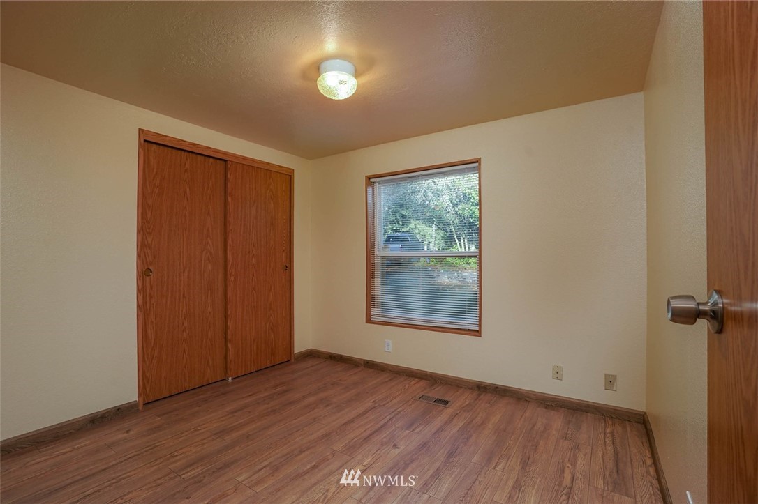 238 Southwest Oak Road Port Orchard, WA 98367 - Photo 21 of 36 Gallery Image 21