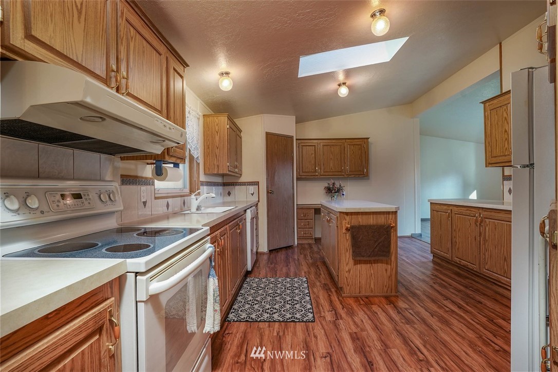 238 Southwest Oak Road Port Orchard, WA 98367 - Photo 8 of 36 Gallery Image 8
