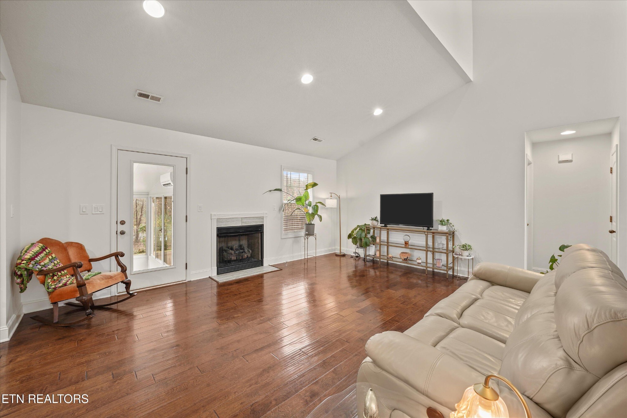 165 Crossroads Boulevard Oak Ridge, TN 37830 - Photo 10 of 39 Gallery Image 10