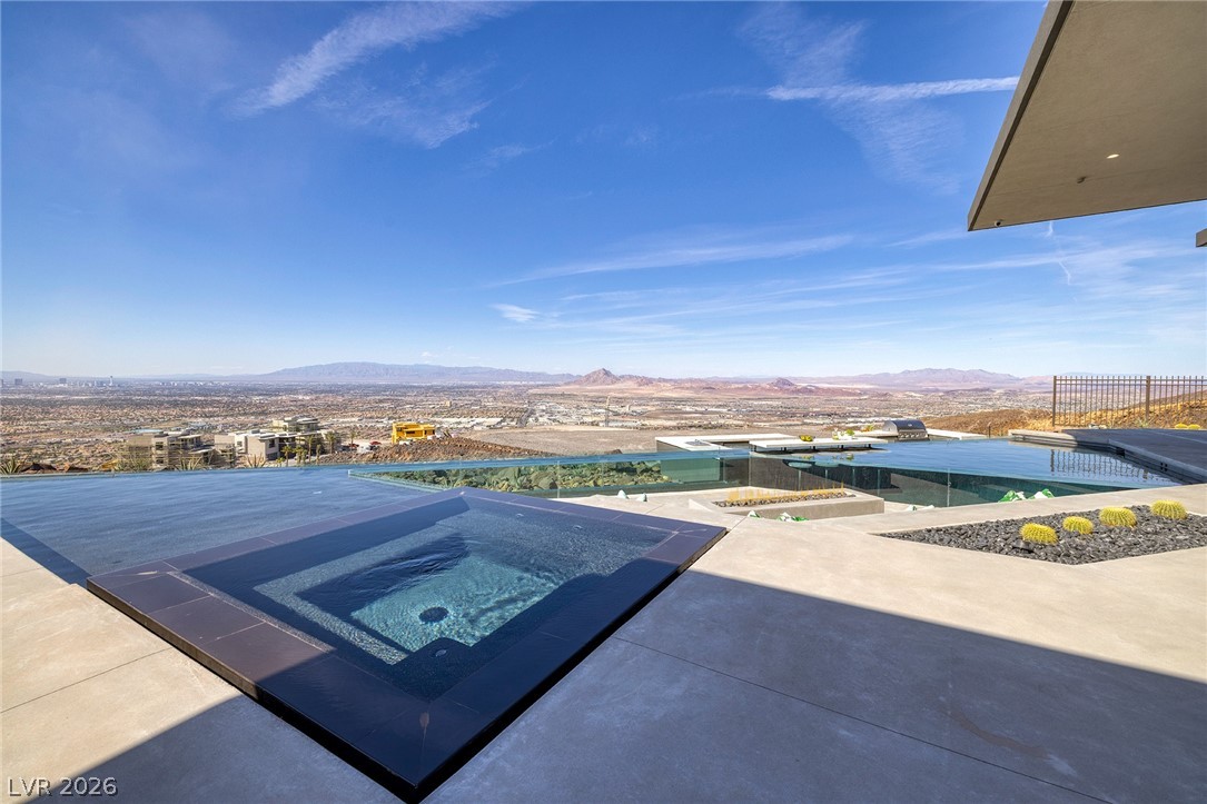 563 Grand Rim Drive Henderson, NV 89012 - Photo 5 of 67