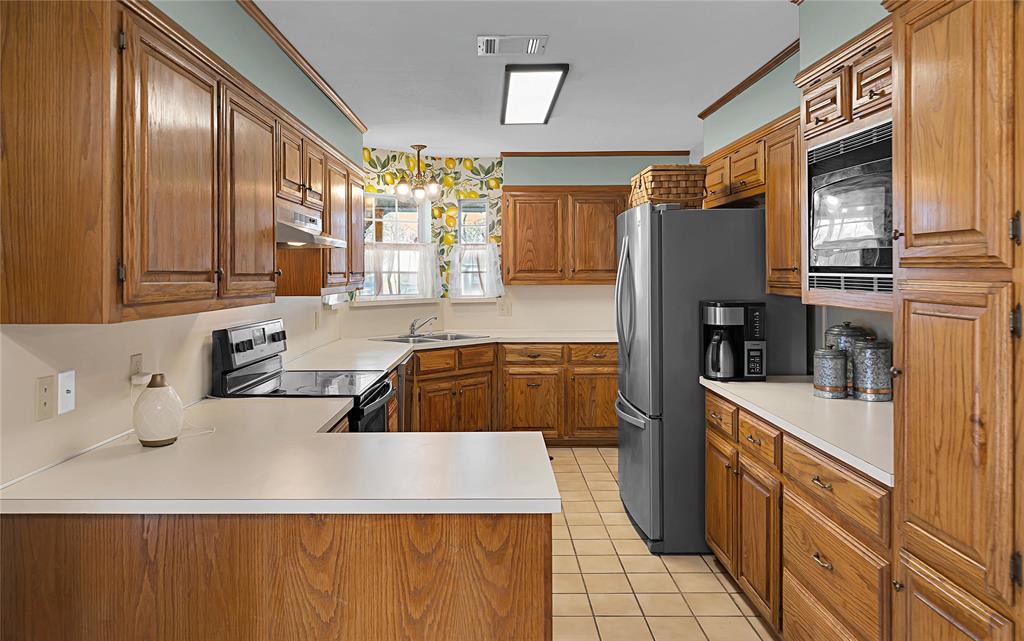 724 West 4th Street McGregor, TX 76657 - Photo 12 of 40