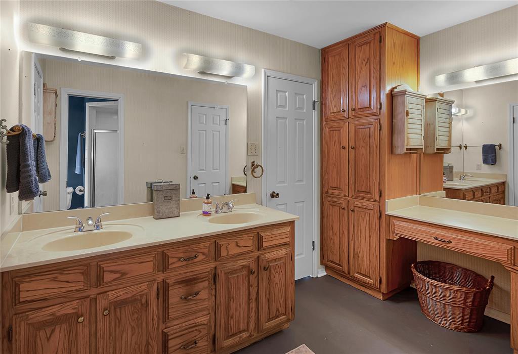 724 West 4th Street McGregor, TX 76657 - Photo 23 of 40