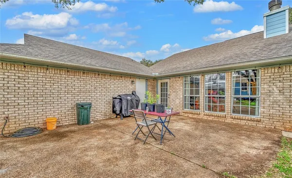 $329,000 | 724 West 4th Street, McGregor, TX 76657