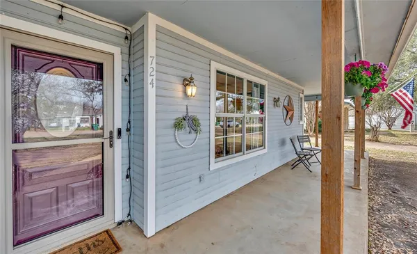 $329,000 | 724 West 4th Street, McGregor, TX 76657