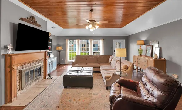 $329,000 | 724 West 4th Street, McGregor, TX 76657