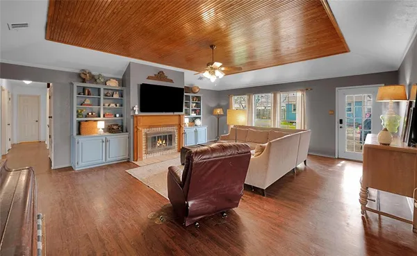 $329,000 | 724 West 4th Street, McGregor, TX 76657