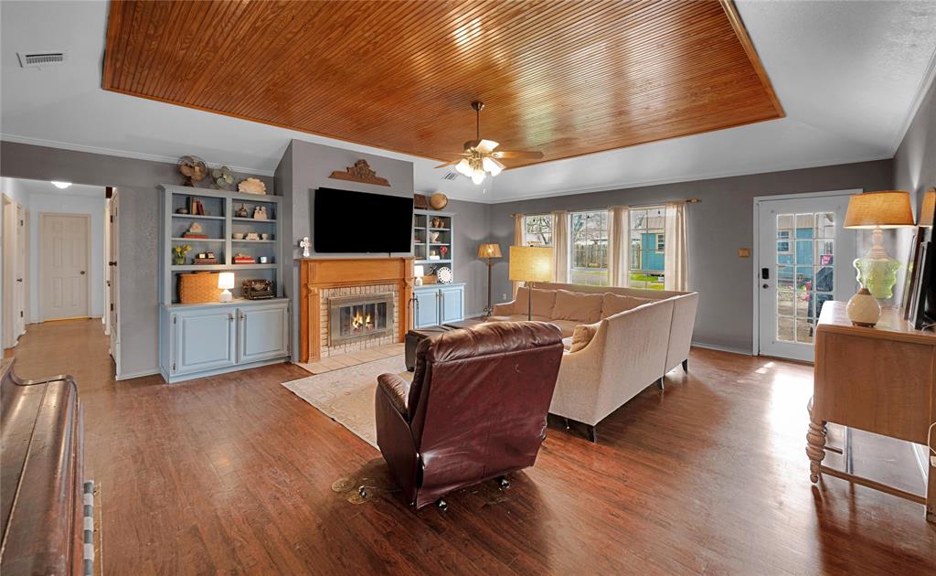 724 West 4th Street McGregor, TX 76657 - Photo 8 of 40