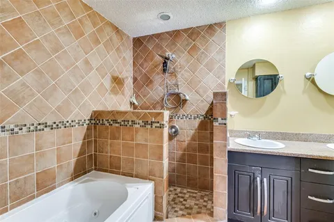 $144,900 | 1908 Cloisters Drive, Unit 522, Arlington, TX 76011