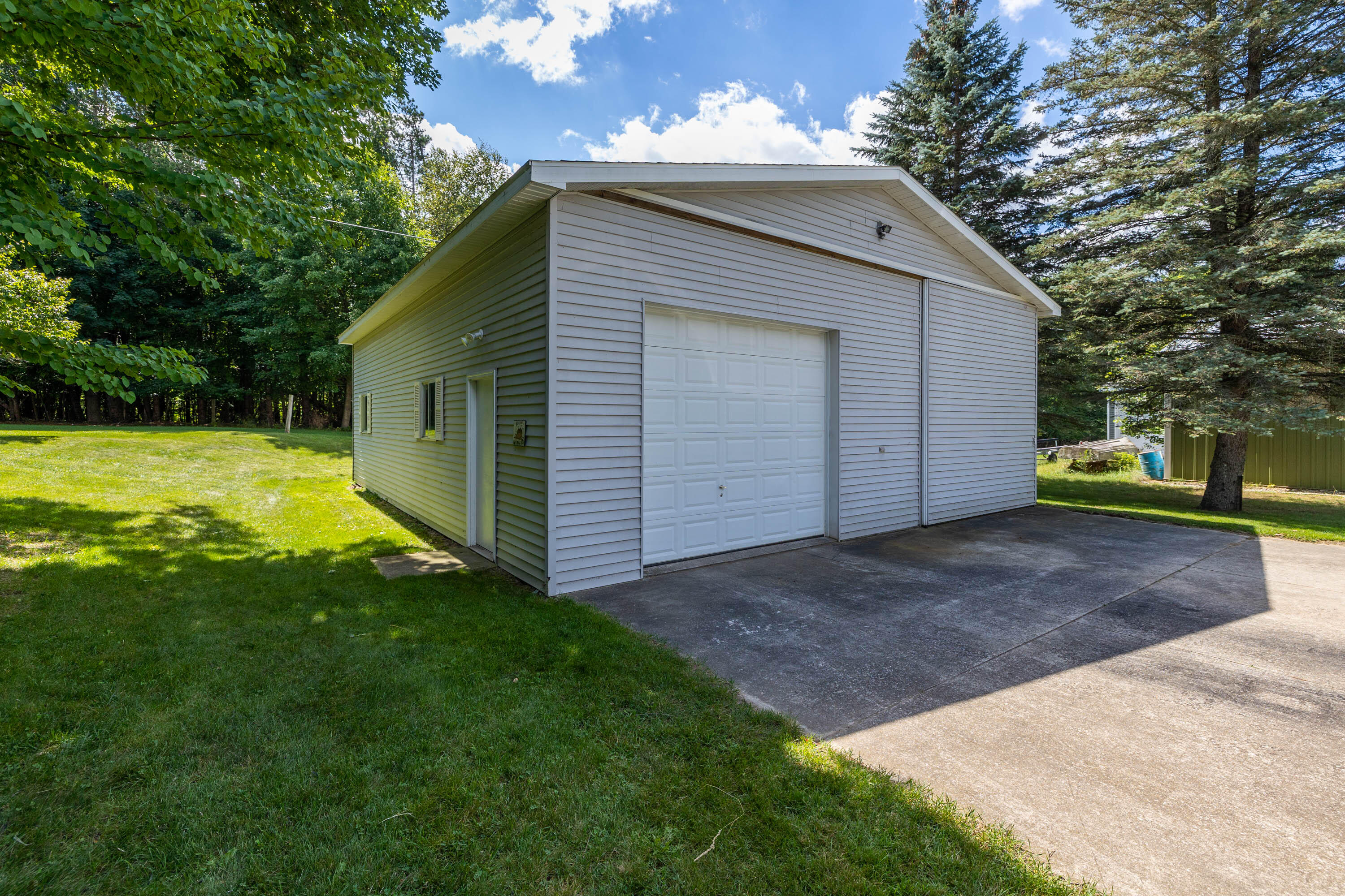 5784-5783 Cutler Road Lakeview, MI 48850 - Photo 7 of 29 5L7A2665