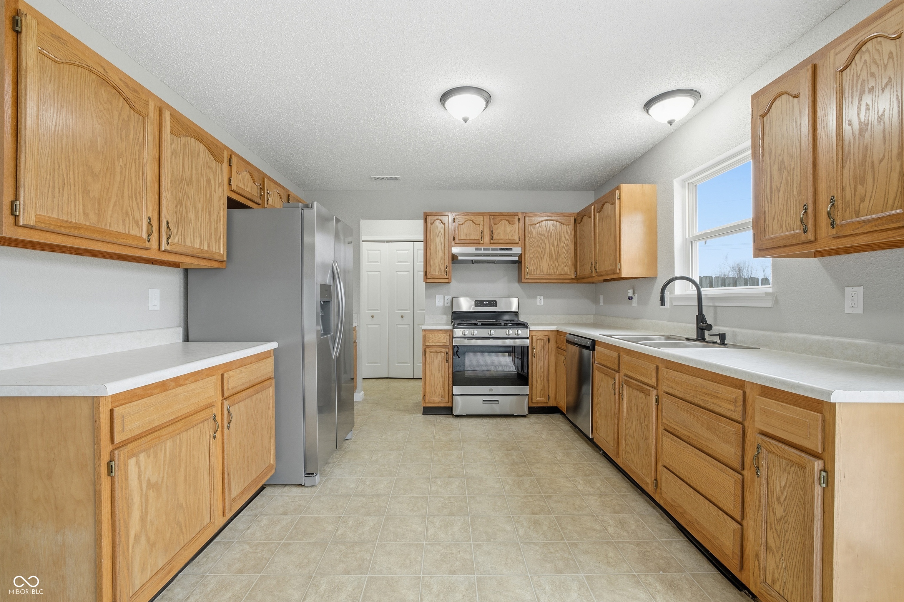 5732 High Timber Lane Indianapolis, IN 46235 - Photo 11 of 36