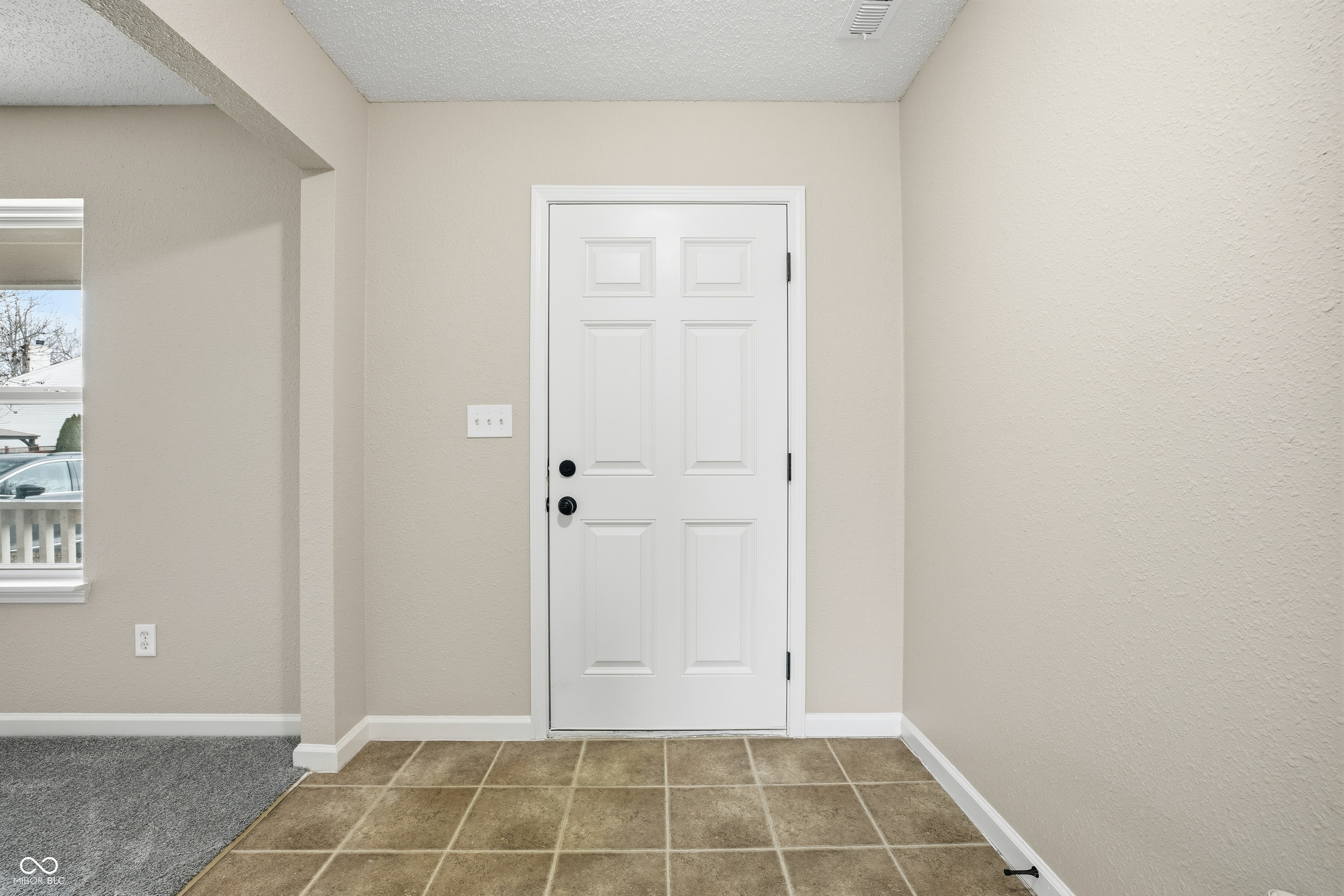 5732 High Timber Lane Indianapolis, IN 46235 - Photo 5 of 36