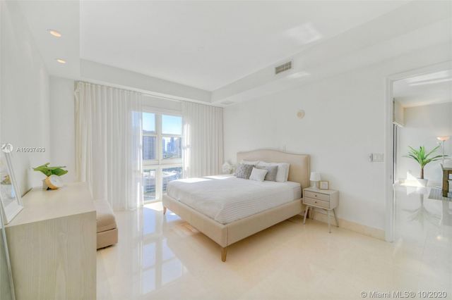 $630,000 | 19900 East Country Club Drive, Unit TS03, Aventura, FL 33180