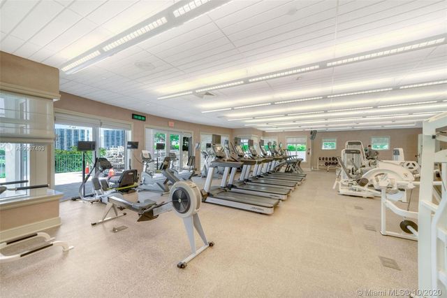 $630,000 | 19900 East Country Club Drive, Unit TS03, Aventura, FL 33180