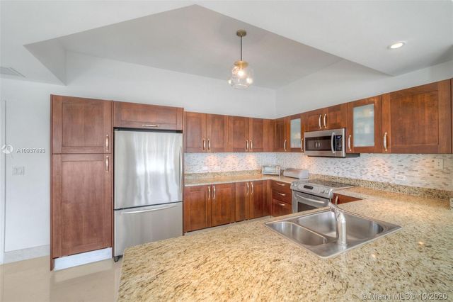 $630,000 | 19900 East Country Club Drive, Unit TS03, Aventura, FL 33180