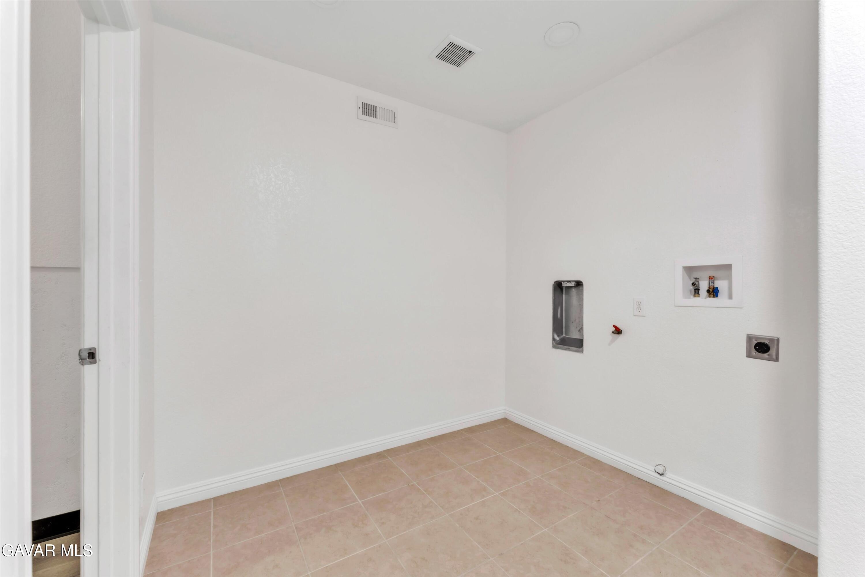 17819 Elizabeth Lake Road Lake Hughes, CA 93532 - Photo 24 of 28 a view of an empty room