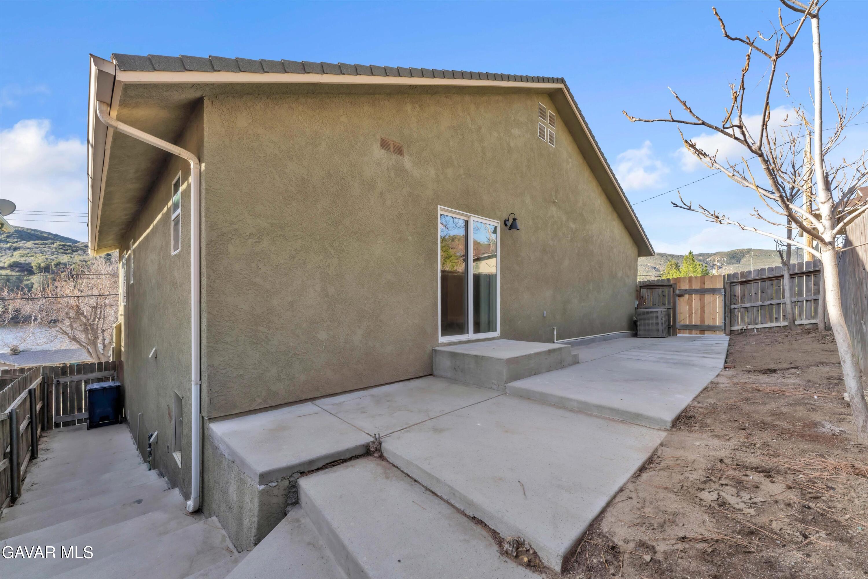 17819 Elizabeth Lake Road Lake Hughes, CA 93532 - Photo 5 of 28