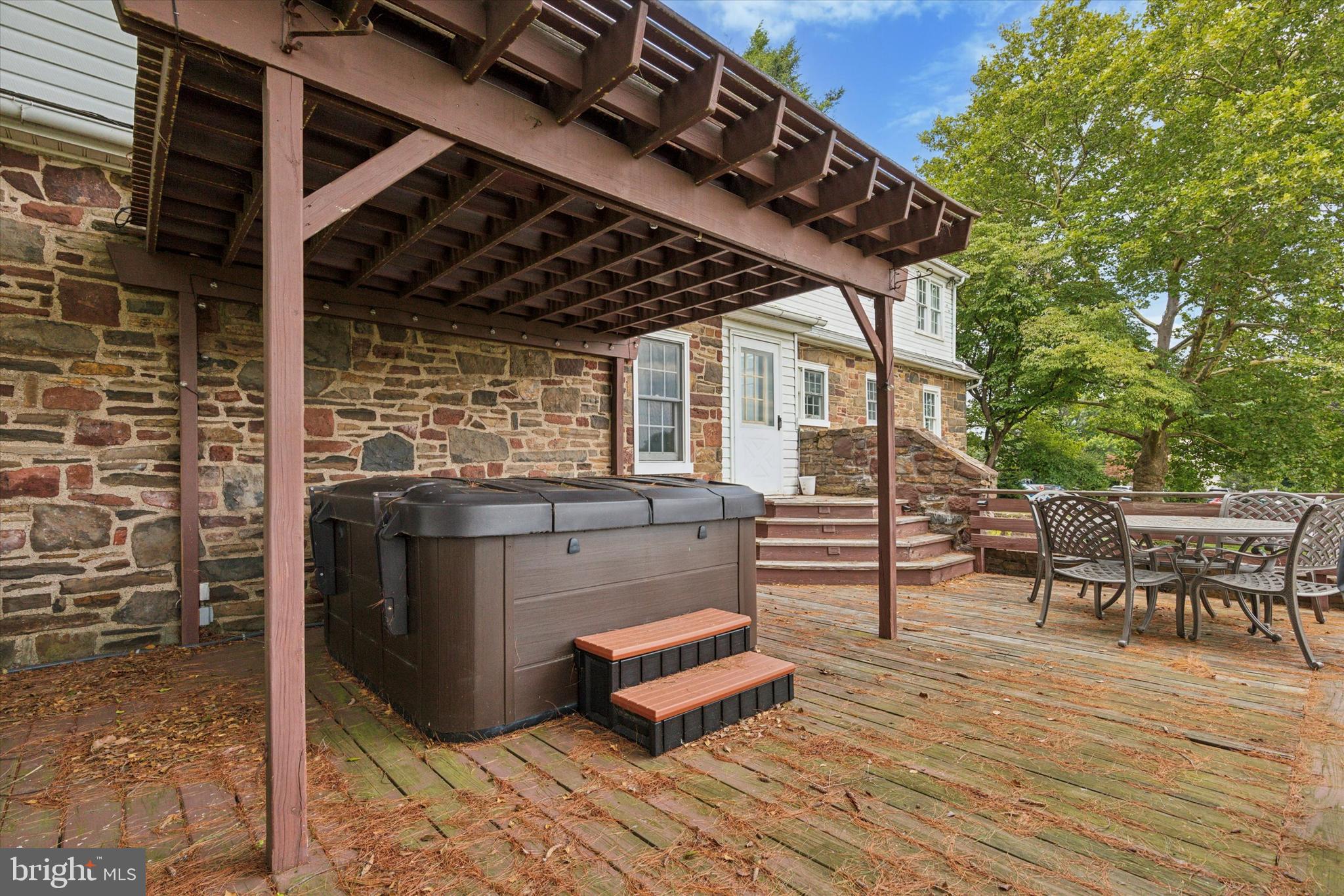 423 Deep Run Road Perkasie, PA 18944 - Photo 20 of 25 a view of sitting area with furniture and wooden floor