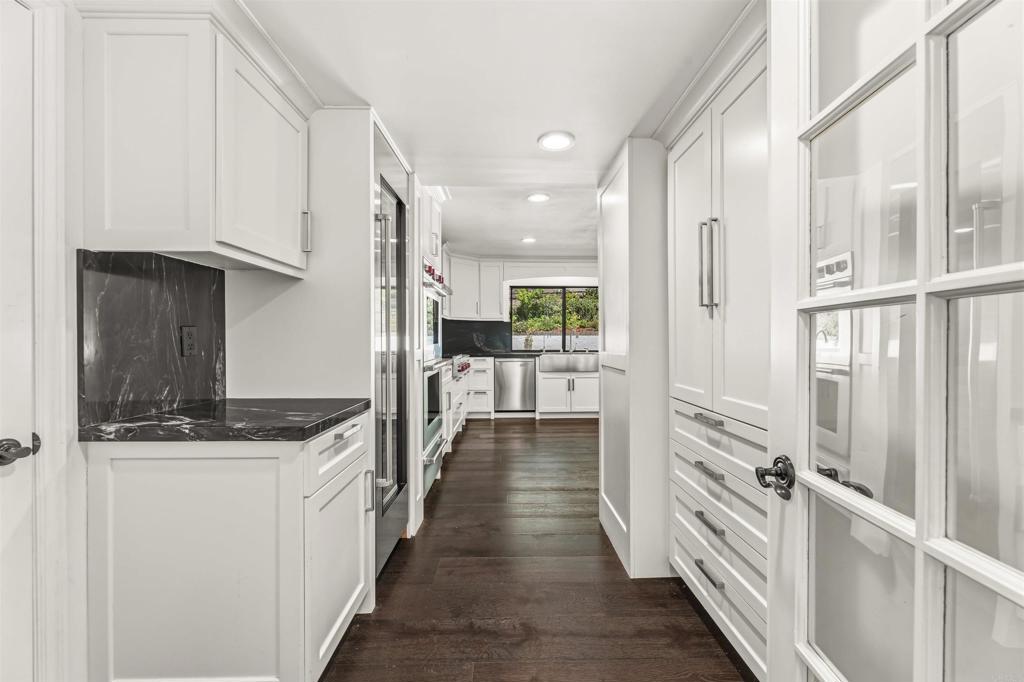 1060 Chantilly Road Los Angeles, CA 90077 - Photo 60 of 72 Gallery Image 60