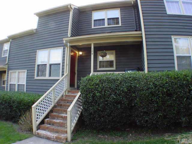 VERY DESIRABLE & HIGHLY SOUGHT-AFTER HERITAGE WOODS TOWNHOME.