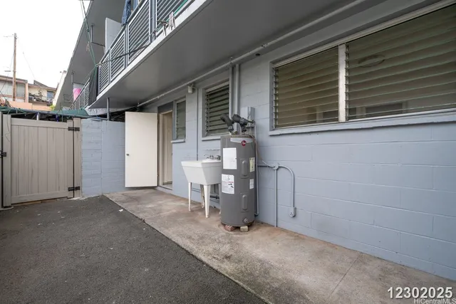 $1,900 | 98-094 Kanuku Place, Unit A, Aiea, HI 96701