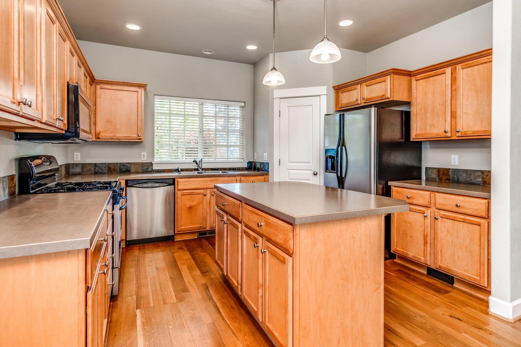 20430 Murphy Road Bend, OR 97702 - Photo 5 of 28 batch_05