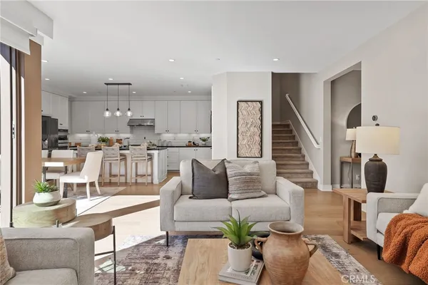 $2,398,000 | 170 Villa Ridge, Irvine, CA 92602