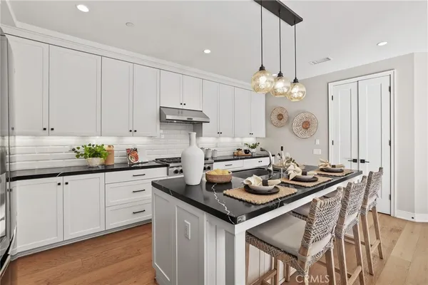 $2,398,000 | 170 Villa Ridge, Irvine, CA 92602