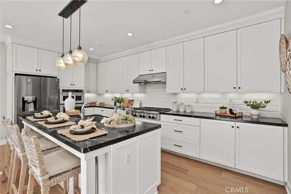 $2,398,000 | 170 Villa Ridge, Irvine, CA 92602