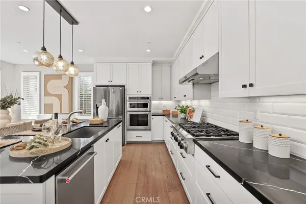 $2,398,000 | 170 Villa Ridge, Irvine, CA 92602