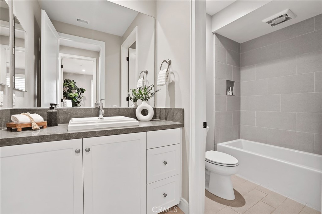 170 Villa Ridge Irvine, CA 92602 - Photo 22 of 48