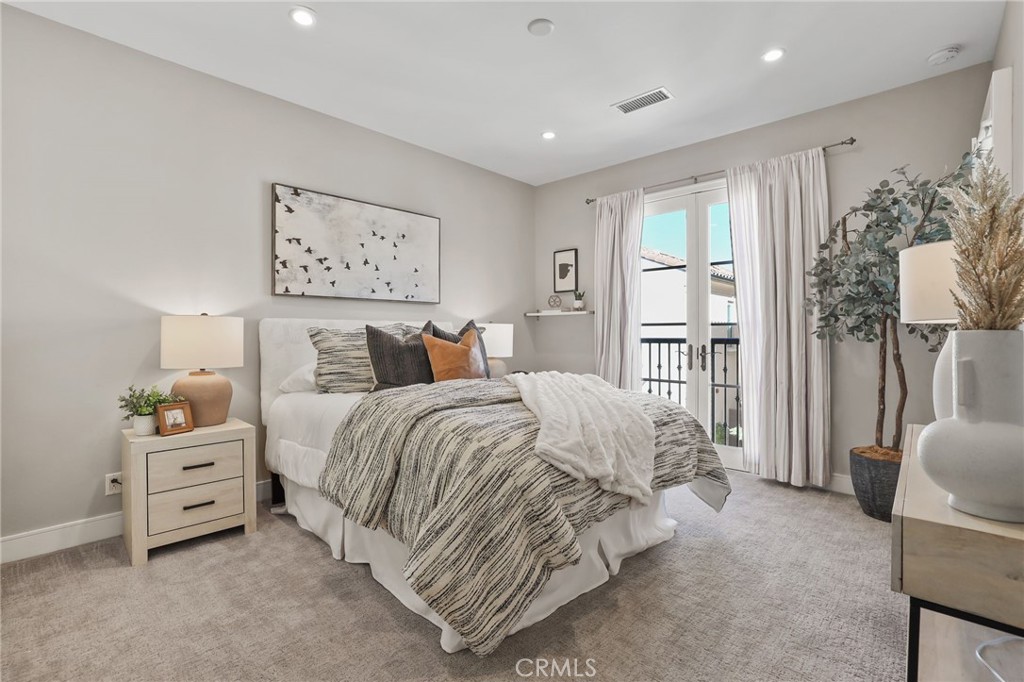 170 Villa Ridge Irvine, CA 92602 - Photo 32 of 48