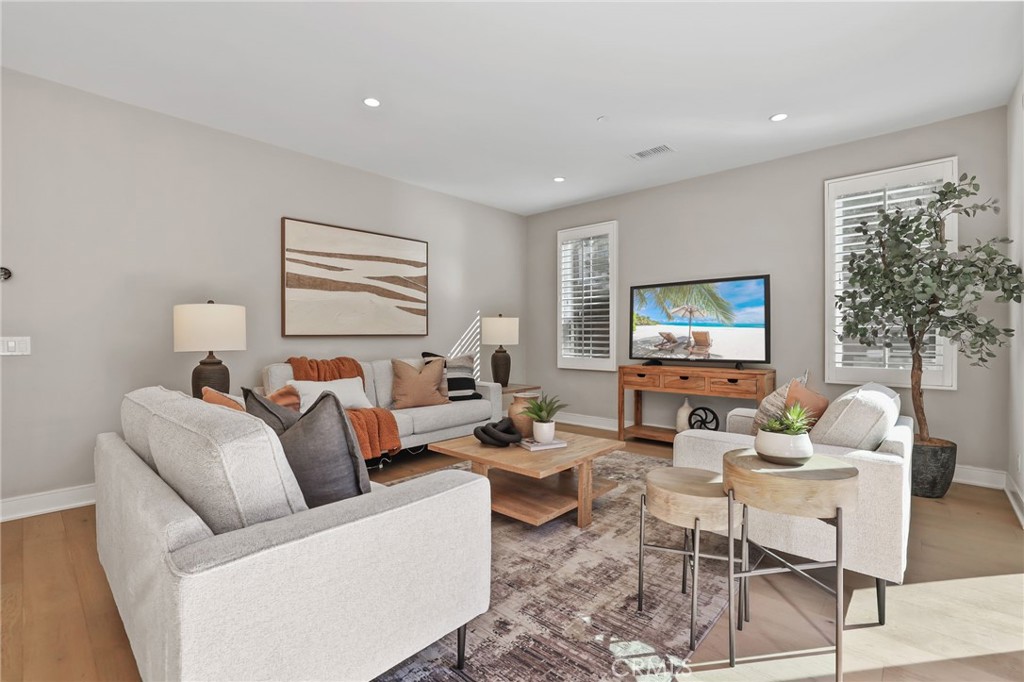 170 Villa Ridge Irvine, CA 92602 - Photo 8 of 48