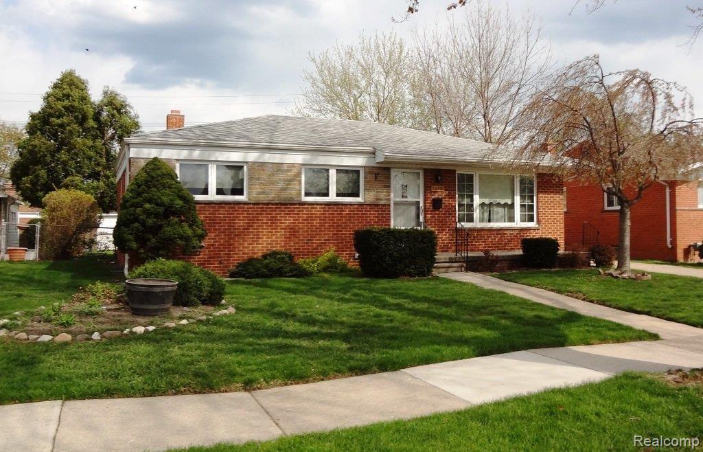 24596 Roxana Avenue Eastpointe, MI 48021 - Photo 1 of 13 Roxana.JPG