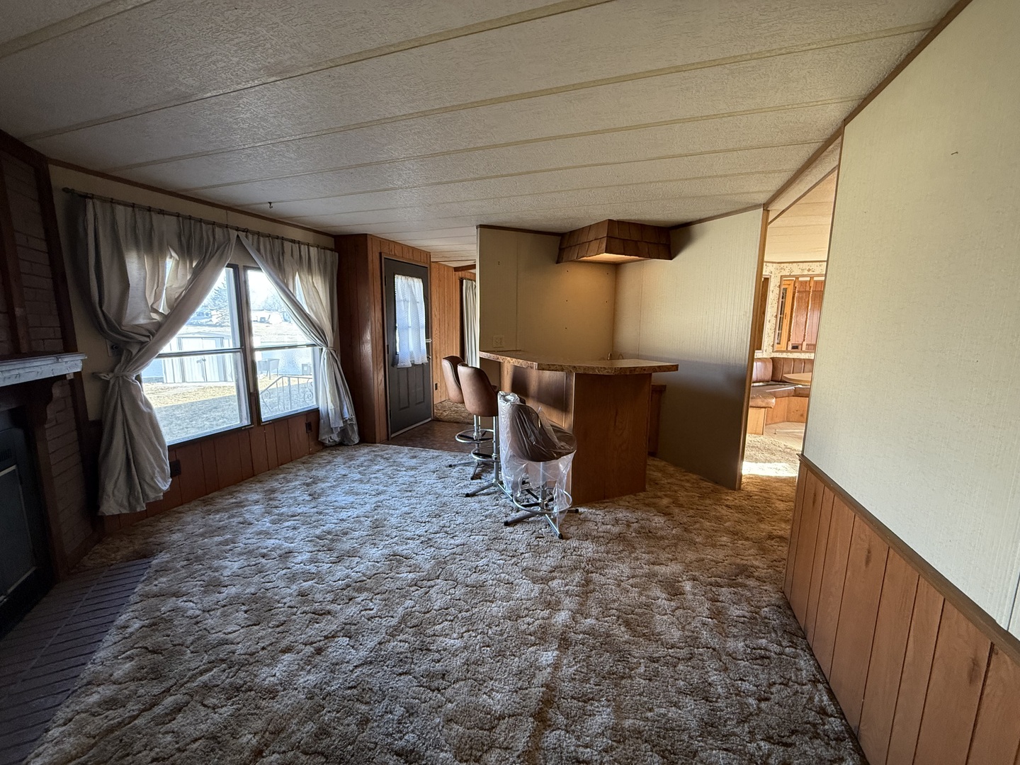 602 Tanglewood Road Matteson, IL 60443 - Photo 6 of 26 wooden floor in an empty room with a window