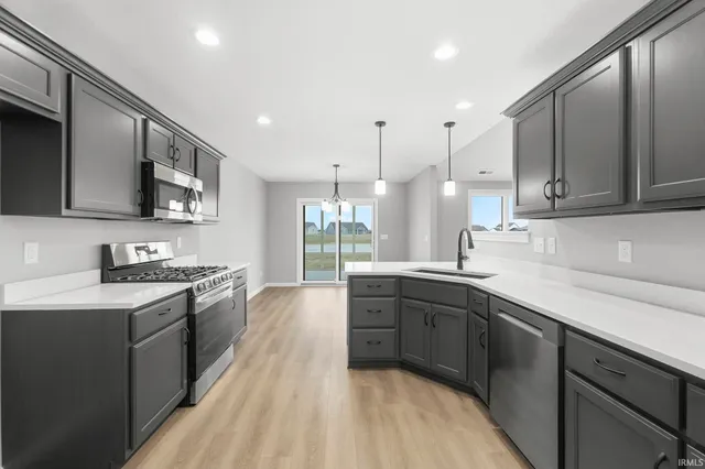 $379,900 | 1009 Zenos Boulevard, Fort Wayne, IN 46818