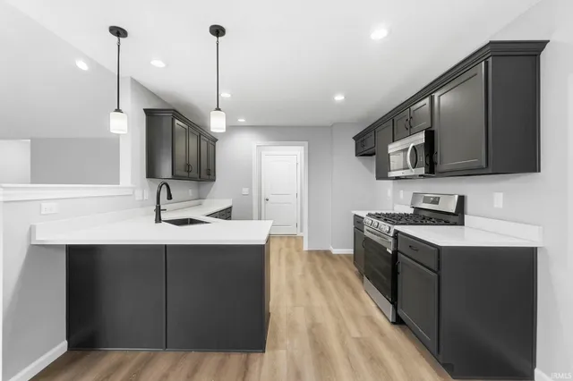 $379,900 | 1009 Zenos Boulevard, Fort Wayne, IN 46818