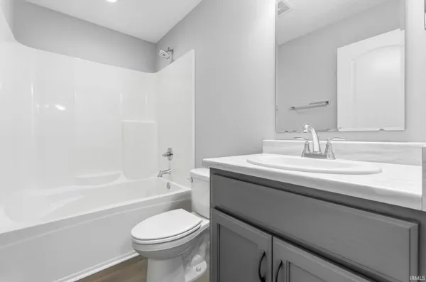 $379,900 | 1009 Zenos Boulevard, Fort Wayne, IN 46818