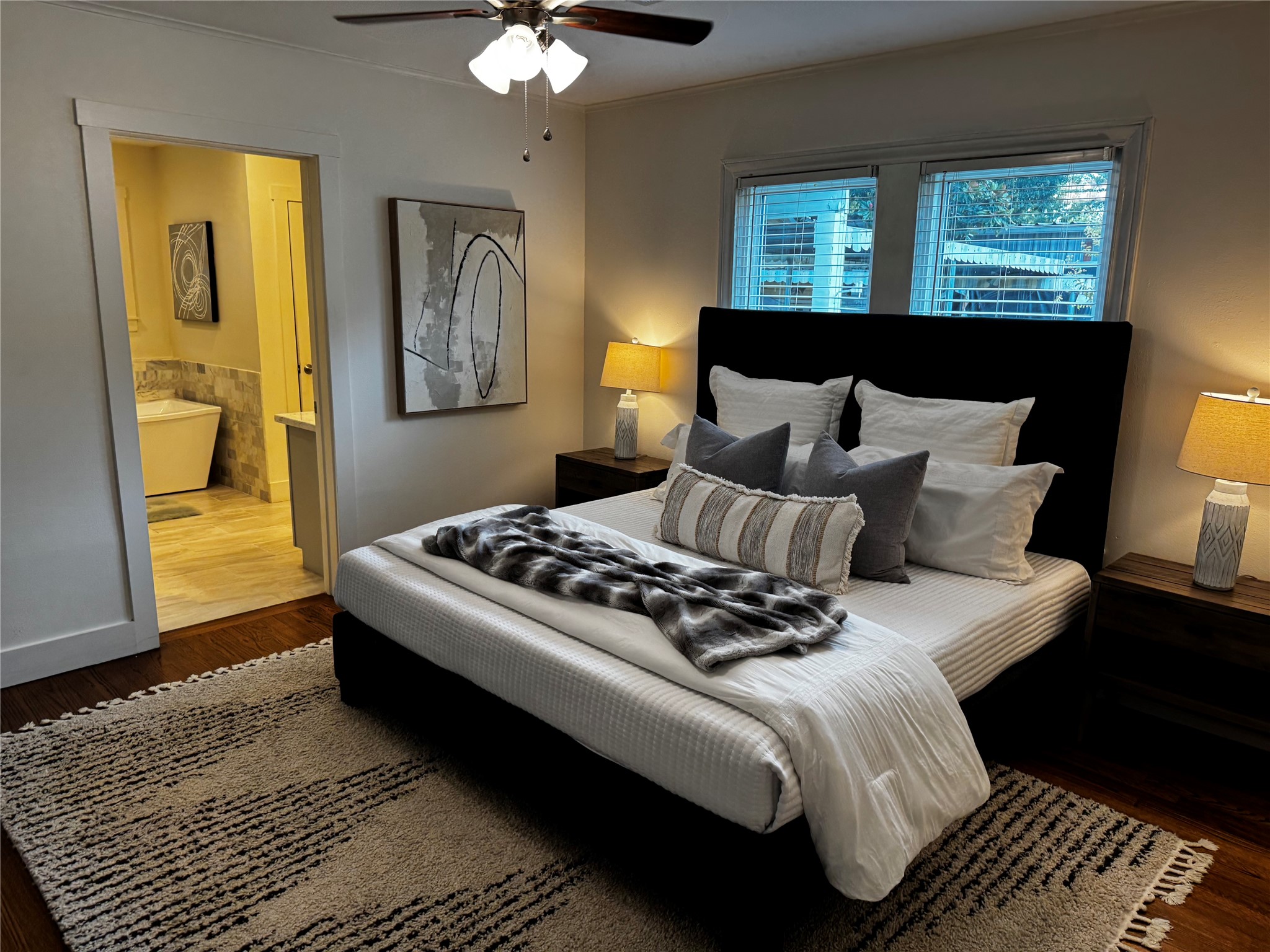 903 English Street Houston, TX 77009 - Photo 4 of 6