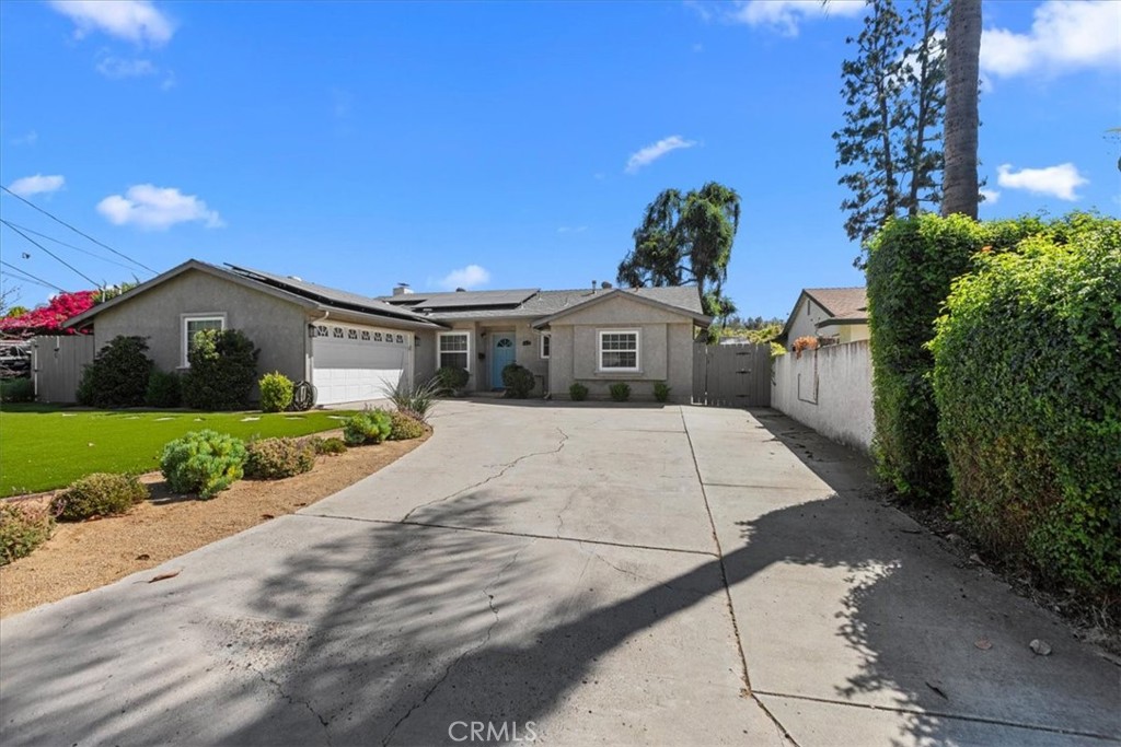 14125 Halper Road Poway, CA 92064 - Photo 3 of 36