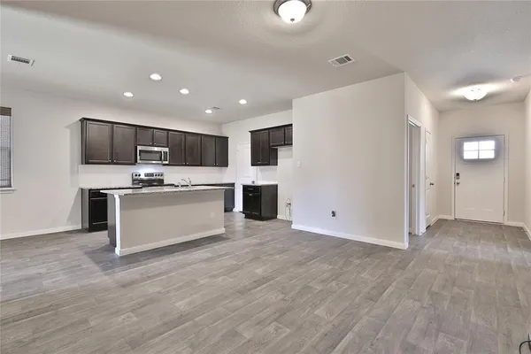 $1,900 | 110 Mooncoin Drive, Georgetown, TX 78626