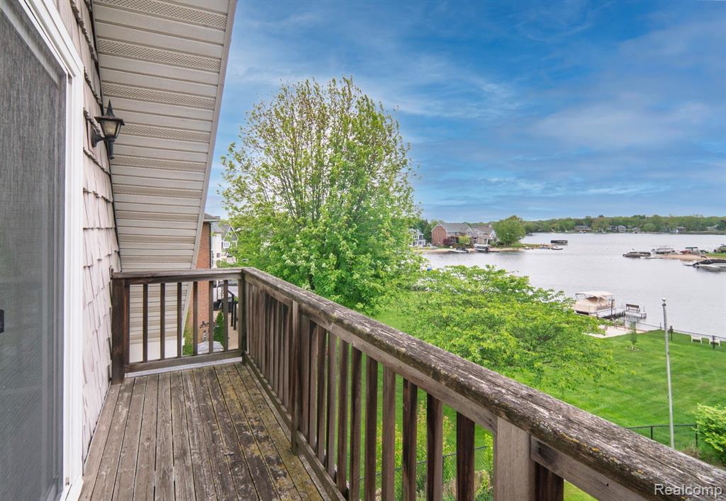 3266 Benstein Road Commerce Township, MI 48382 - Photo 2 of 39 Gallery Image 2