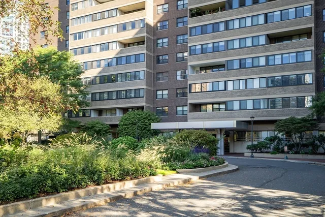 $465,000 | 9 Hawthorne Place, Unit 5K, Boston, MA 02114