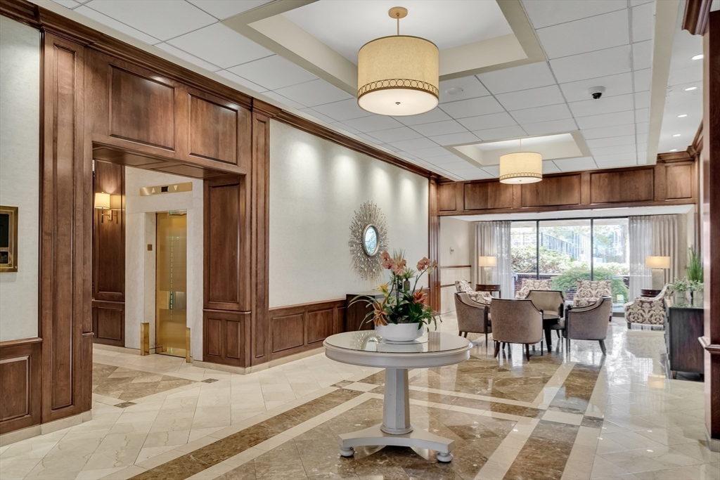 9 Hawthorne Place, Unit 5K Boston, MA 02114 - Photo 7 of 37