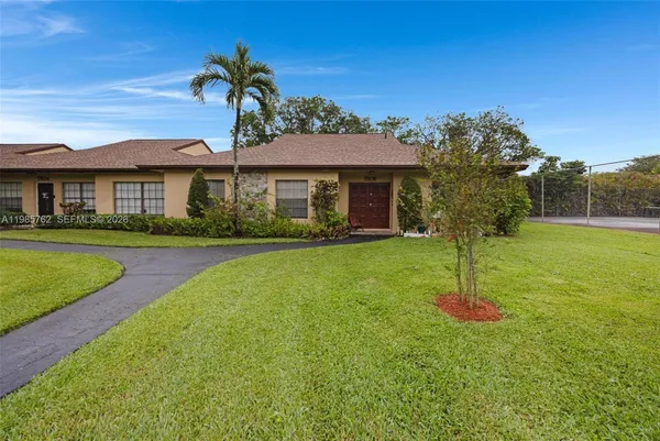 $449,000 | 7506 Southwest 26th Court, Unit 10, Davie, FL 33314